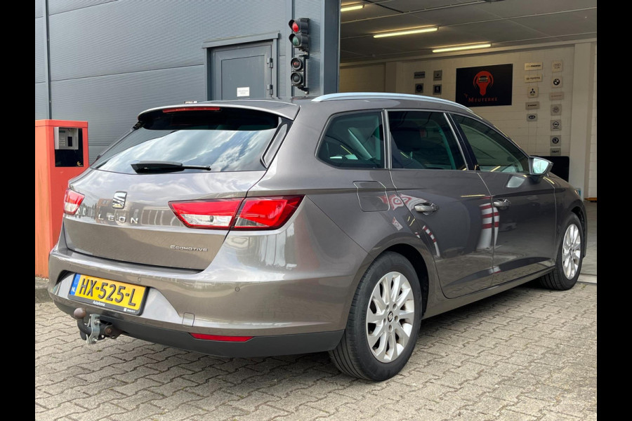 Seat León ST 1.0 EcoTSI Style Connect / NAP / NWE BEURT + APK + REMMEN / 2E EIGENAAR / TREKHAAK / CARPLAY / CRUISE / NAVI / SENSOR