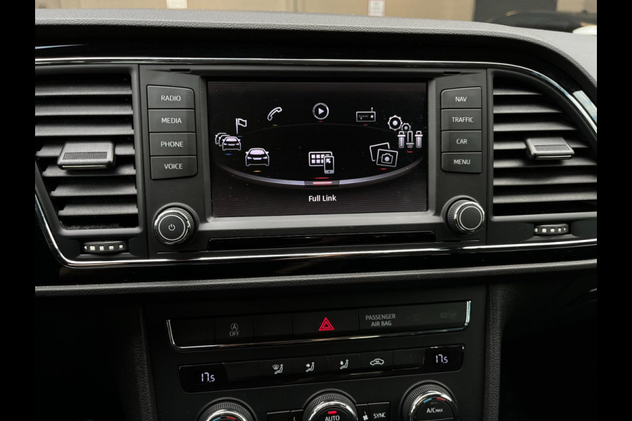 Seat León ST 1.0 EcoTSI Style Connect / NAP / NWE BEURT + APK + REMMEN / 2E EIGENAAR / TREKHAAK / CARPLAY / CRUISE / NAVI / SENSOR