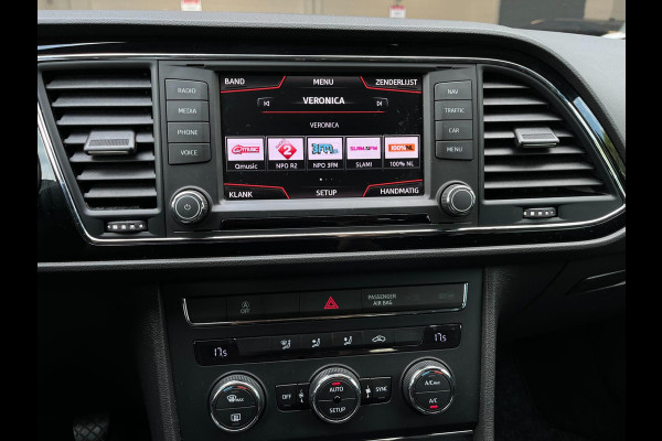 Seat León ST 1.0 EcoTSI Style Connect / NAP / NWE BEURT + APK + REMMEN / 2E EIGENAAR / TREKHAAK / CARPLAY / CRUISE / NAVI / SENSOR