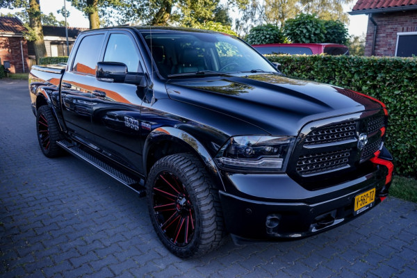 Dodge Ram 1500 5.7 V8 HEMI LARAMIE