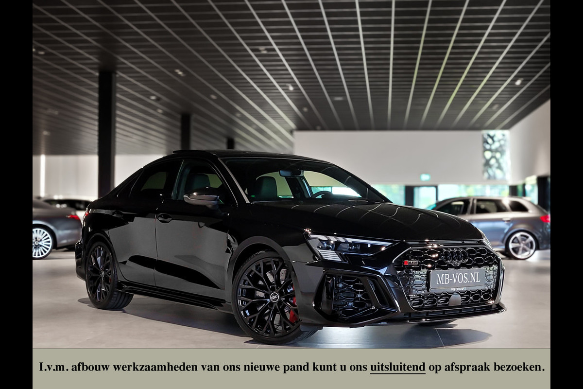 Audi RS3 Limousine 2.5 TFSI Quattro 400pk Hulk Edition B&O|Panorama|Adaptive Cruise|Keyless|Sportstoelen|Fijnnappa|Carbon|Full LED