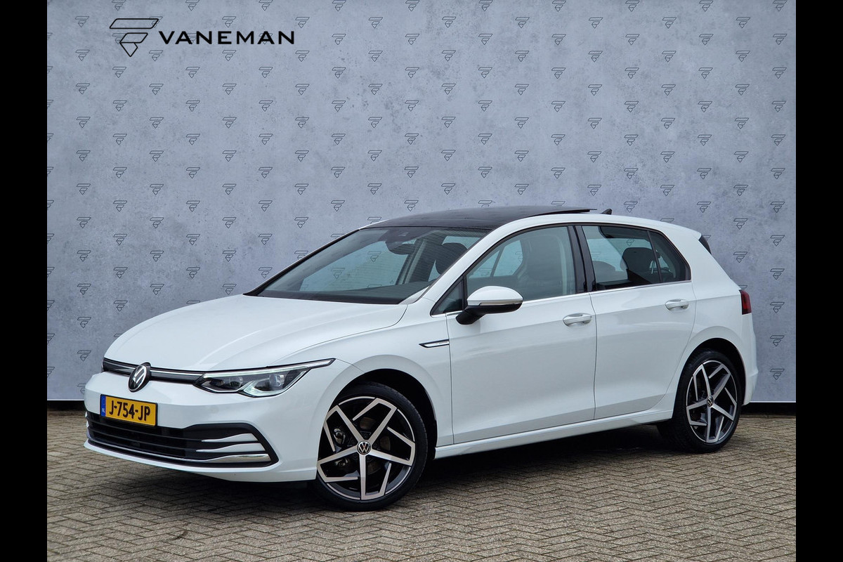 Volkswagen Golf 1.5 eTSI 1st Edition Automaat | Panoramadak | LED | PDC | Stoelverwarming | Stuurverwarming | Navi |