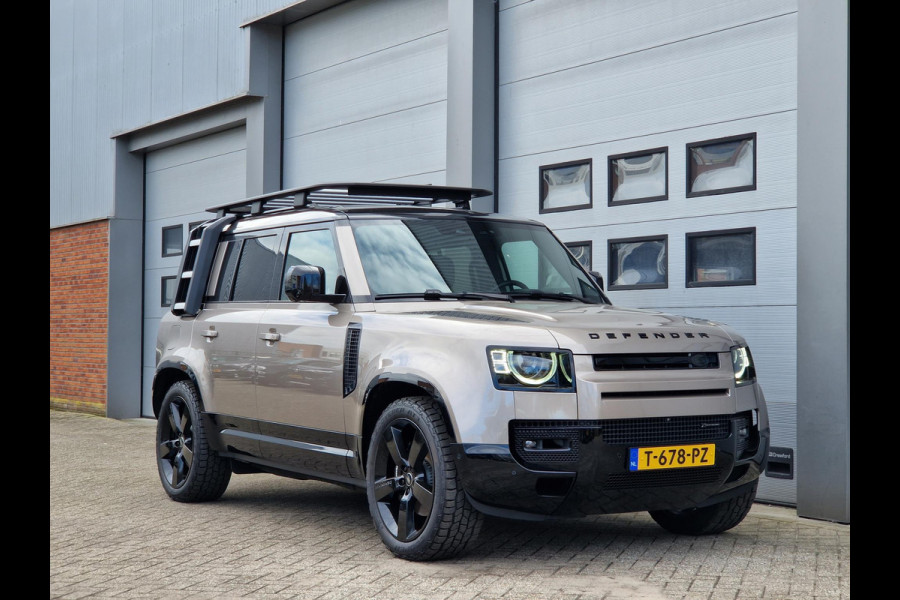 Land Rover Defender 110 2.0 P400e 110 X-Dynamic HSE | Panoramadak | 22" Velgen in Gloss Black | 11,4" Touch Screen | Cold Climate Pack | Elektrische Trekhaak | Expedition imperiaal | Uitklapbare Dakladder| All Season Banden