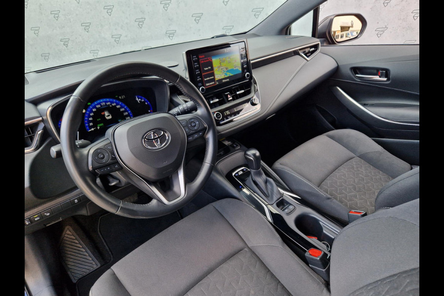 Toyota Corolla Touring Sports 1.8 Hybrid Style | Trekhaak | Navi | Clima | Stoelverwarming | Camera | PDC | Cruise |