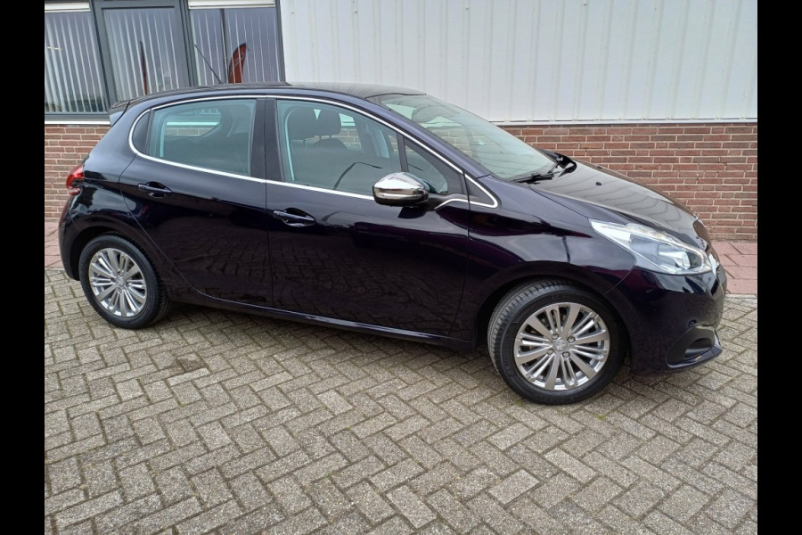 Peugeot 208 1,2 Pure Tech 82 Pk Executive Navi Cimate Control