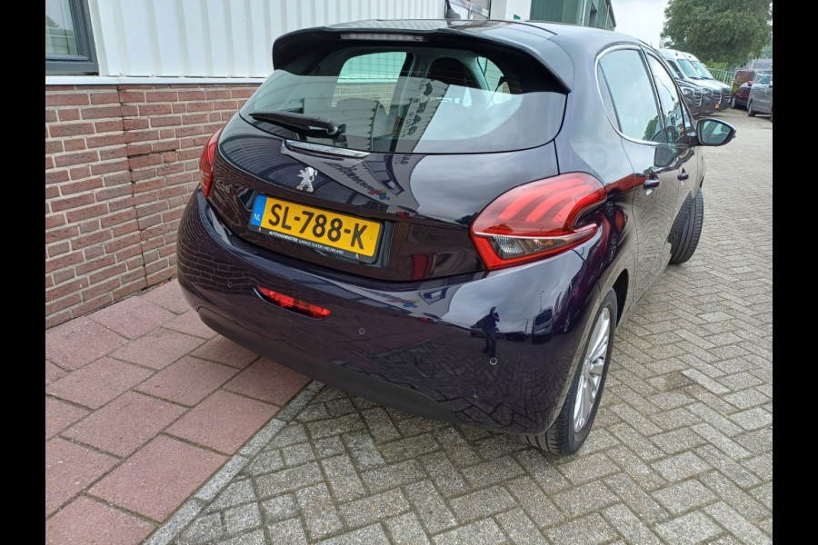 Peugeot 208 1,2 Pure Tech 82 Pk Executive Navi Cimate Control