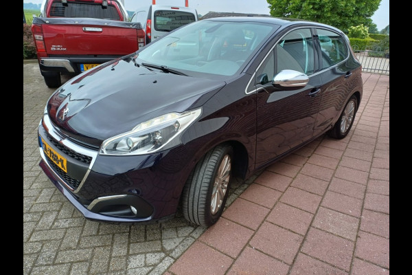 Peugeot 208 1,2 Pure Tech 82 Pk Executive Navi Cimate Control