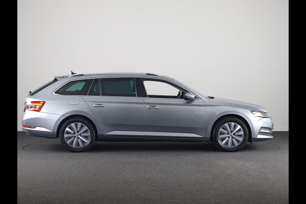 Škoda Superb Combi 1.4 TSI iV Business Edition Plus 218 pk Automaat (DSG) | Navigatie | Parkeersensoren | Achteruitrijcamera | Adaptieve cruise control | Stoelverwarming voor/achter |