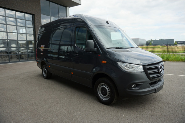 Mercedes-Benz Sprinter 317 CDI L2 H2 MBUX / 360 Camera / Carplay navigatie / Cruise control / Airco / 270 Graden achterdeuren