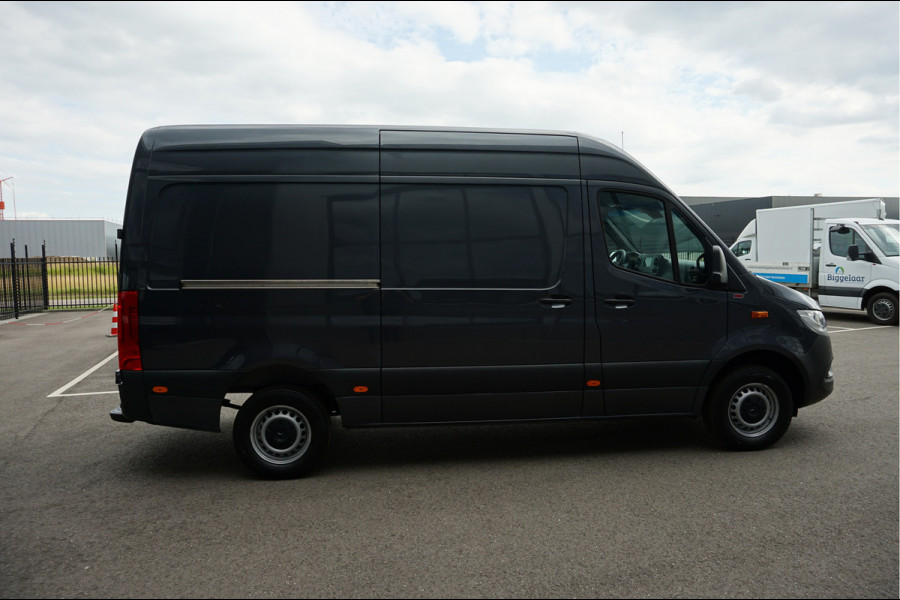 Mercedes-Benz Sprinter 317 CDI L2 H2 MBUX / 360 Camera / Carplay navigatie / Cruise control / Airco / 270 Graden achterdeuren