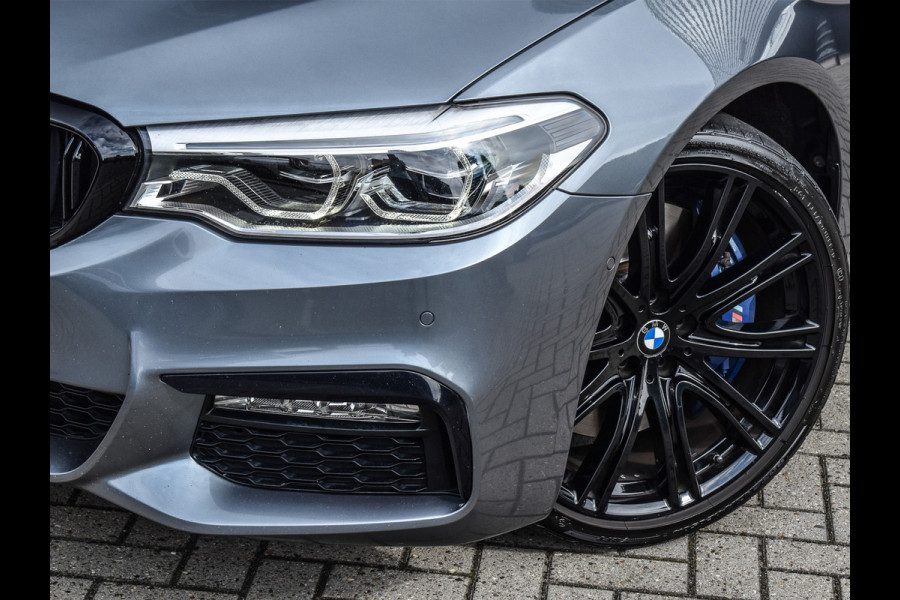 BMW 5 Serie 540i High Executive M-SPORT | HEAD UP | ACHTERUITRIJ CAMERA | STOEL- EN STUUR VERWARMING | HARMAN / KARDON AUDIO