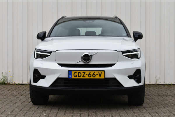 Volvo XC40 Extended Range Ultimate 82 kWh | Panodak | Blis | Elektrische stoel met geheugen | Achteruitrij camera |