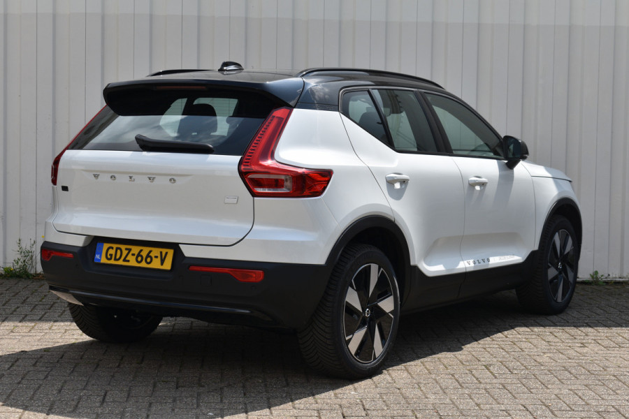 Volvo XC40 Extended Range Ultimate 82 kWh | Panodak | Blis | Elektrische stoel met geheugen | Achteruitrij camera |