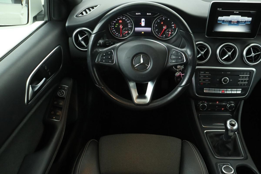 Mercedes-Benz A-Klasse 160 Style | Half leder | Park Assist | Full LED | Navigatie | Cruise control | Bluetooth | Airco