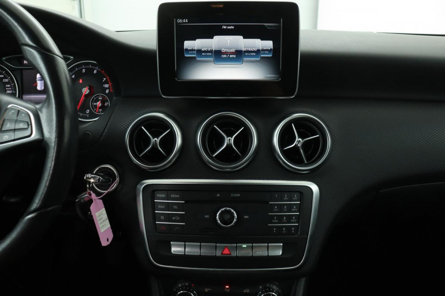 Mercedes-Benz A-Klasse 160 Style | Half leder | Park Assist | Full LED | Navigatie | Cruise control | Bluetooth | Airco