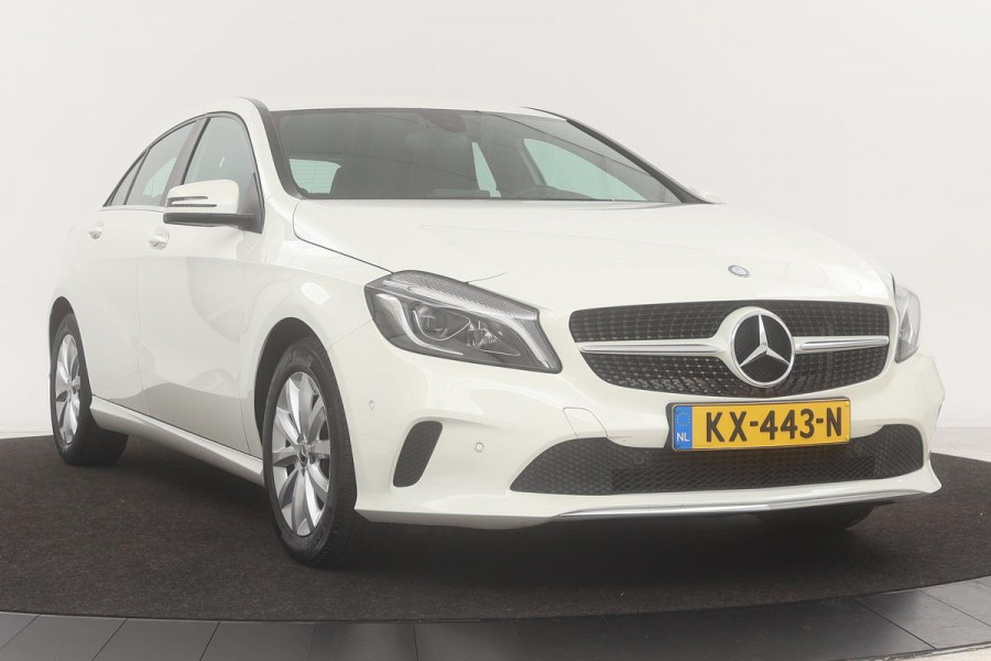 Mercedes-Benz A-Klasse 160 Style | Half leder | Park Assist | Full LED | Navigatie | Cruise control | Bluetooth | Airco