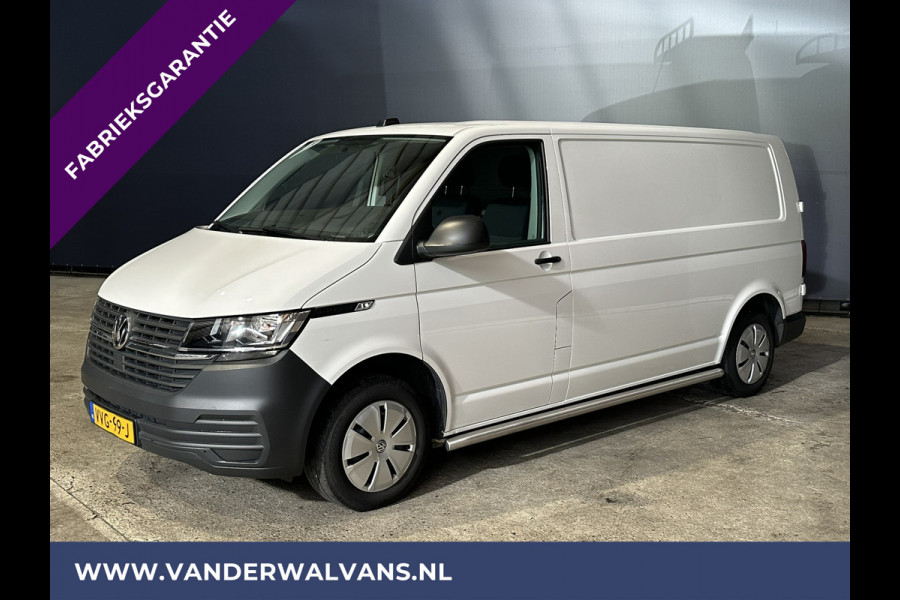 Volkswagen Transporter 2.0 TDI L2H1 Fabrieksgarantie Euro6 Airco | Apple Carplay | Trekhaak Cruisecontrol, Android Auto, Parkeersensoren, Sidebars, Bijrijdersbank