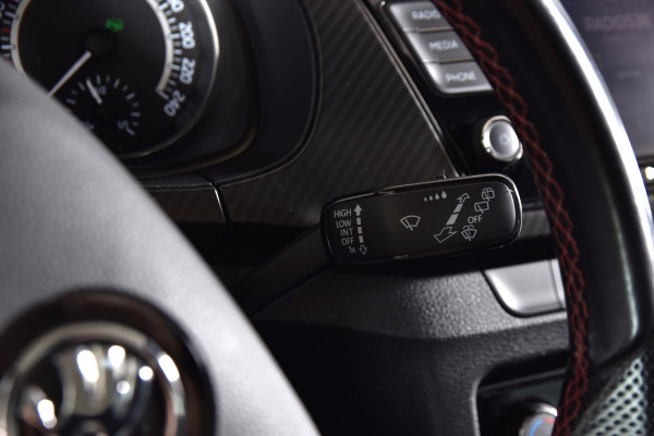 Škoda Fabia Combi 1.0 TSI 110 PK Monte Carlo Automaat | Pano | Cruise | Camera | PDC | App. Connect | Auto. Airco | Trekhaak | LM 16"|