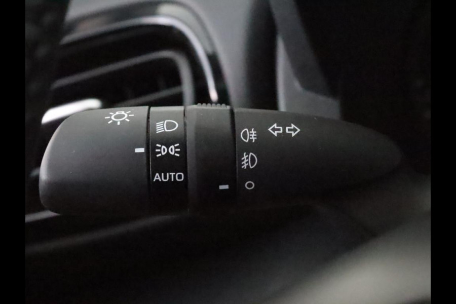 Toyota Yaris 1.5 HYBRID BI-TONE AUTOMAAT NAVIGATIE BIJNA 2023 *GARANTIE TOT 2033* Camera.  Bluetooth. All Season banden