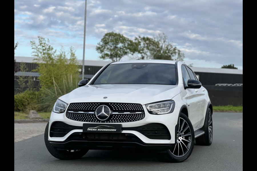 Mercedes-Benz GLC Coupé 300e 4MATIC AMG Night pakket|Luchtvering|Burmester®|Sfeerverlichting|Camera|Virtual cockpit|Carbon