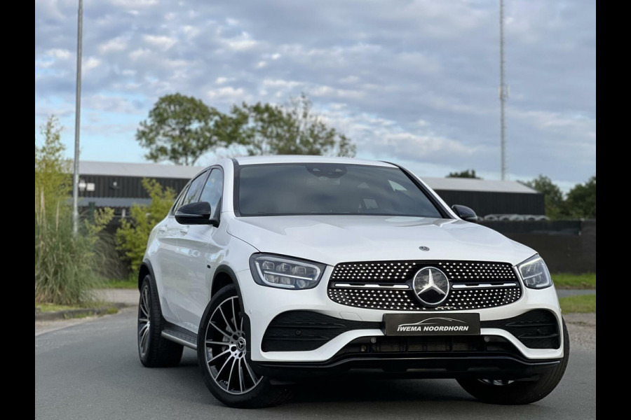 Mercedes-Benz GLC Coupé 300e 4MATIC AMG Night pakket|Luchtvering|Burmester®|Sfeerverlichting|Camera|Virtual cockpit|Carbon