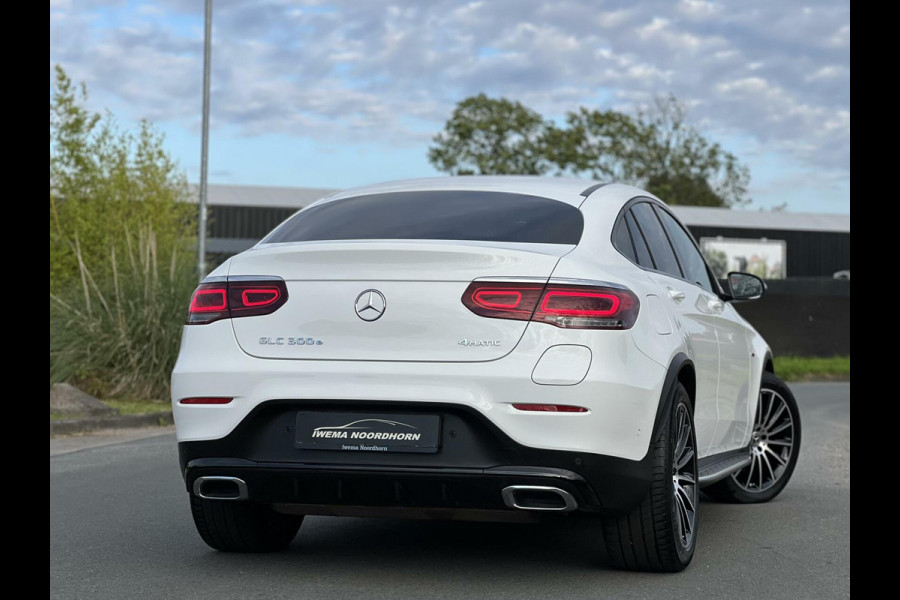 Mercedes-Benz GLC Coupé 300e 4MATIC AMG Night pakket|Luchtvering|Burmester®|Sfeerverlichting|Camera|Virtual cockpit|Carbon