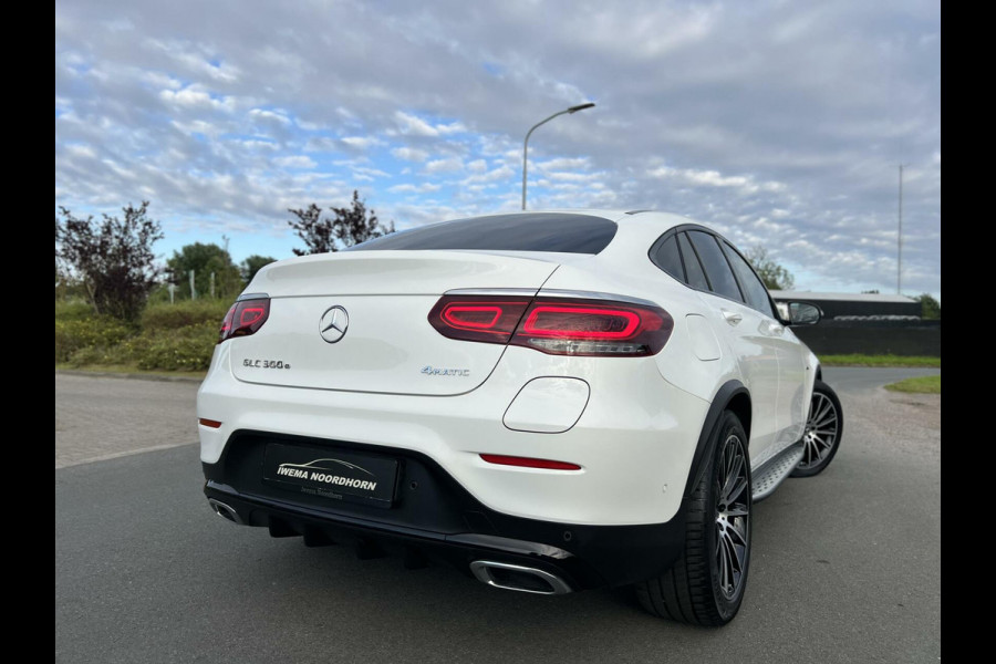 Mercedes-Benz GLC Coupé 300e 4MATIC AMG Night pakket|Luchtvering|Burmester®|Sfeerverlichting|Camera|Virtual cockpit|Carbon