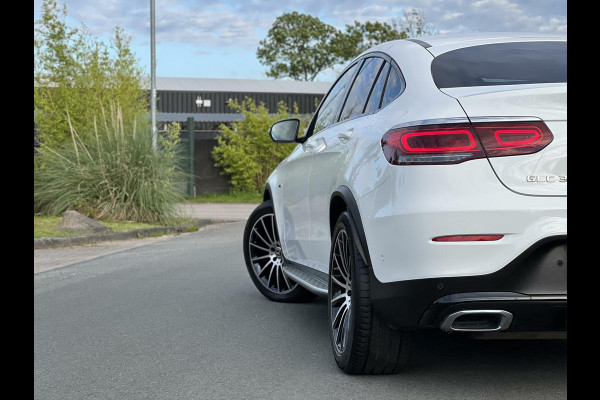 Mercedes-Benz GLC Coupé 300e 4MATIC AMG Night pakket|Luchtvering|Burmester®|Sfeerverlichting|Camera|Virtual cockpit|Carbon