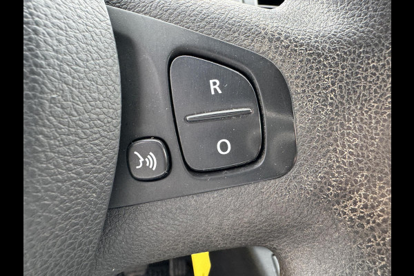 Renault Trafic 2.0 dCi 145 T29 L1H1 Comfort SCI 145pk Cruise control | Achteruitrijcamera | Airco | 3 zits