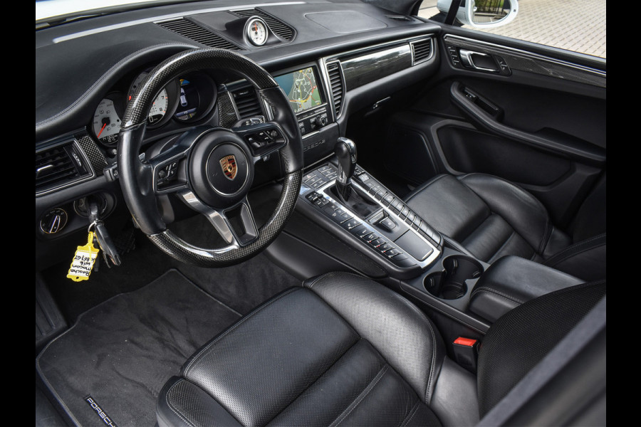 Porsche Macan 3.6 Turbo | SPORT CHRONO | LUCHTVERING | PANORAMADAK | STOEL- VERWARMING EN VENTILATIE | ALCANTARE HEMEL | LEDEREN DASHBOARD | A