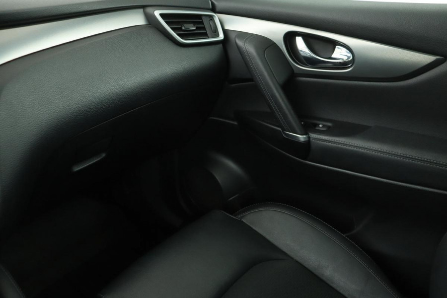 Nissan QASHQAI 1.3 DIG-T Tekna | Automaat | Panoramadak | Trekhaak | Carplay | 360 camera | Stoelverwarming | Full LED | Navigatie