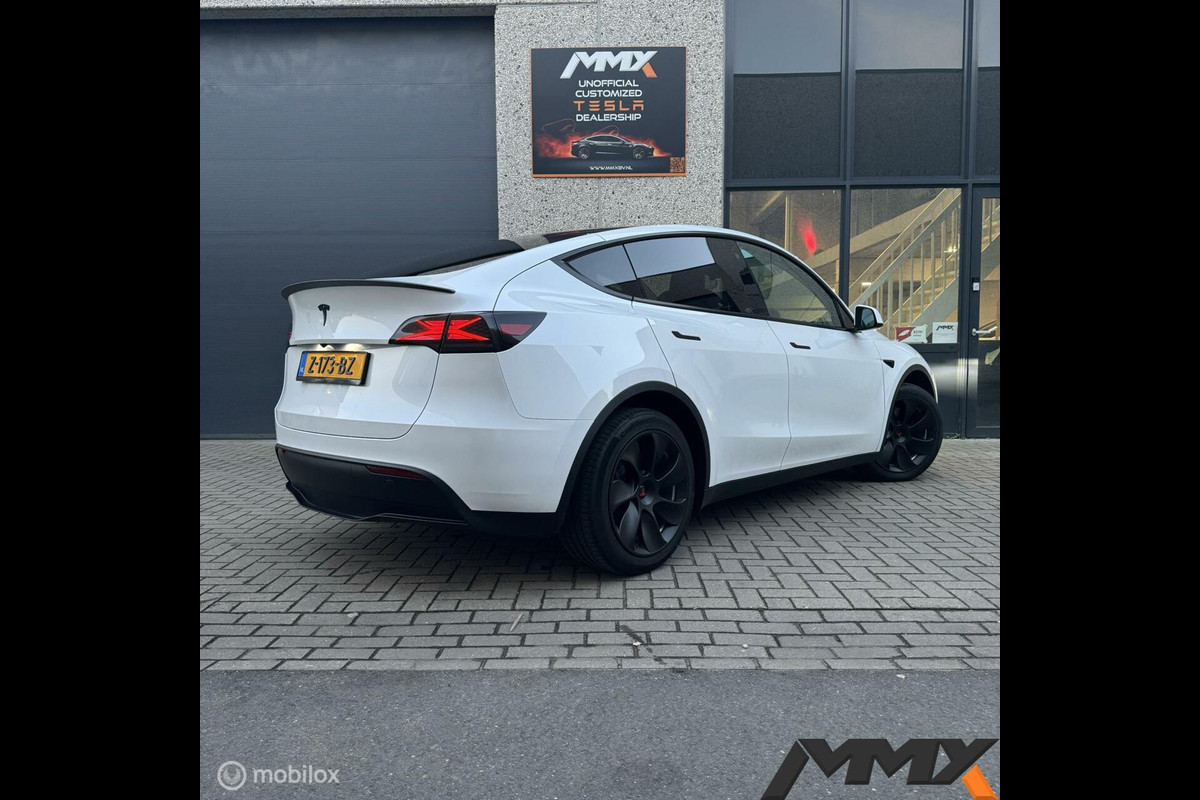 Tesla Model Y Wit 2023 MMX PACK AMD RYZEN X-Treme Acherlicht