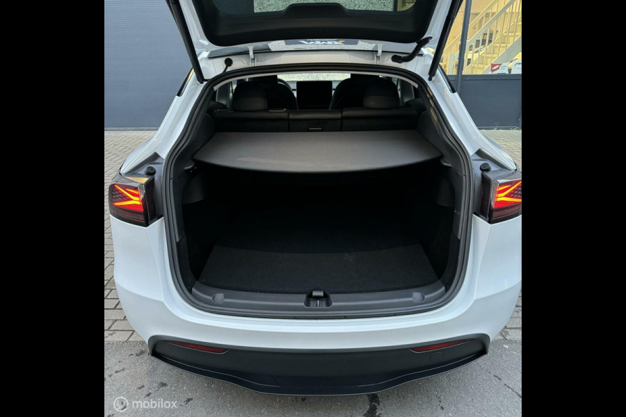 Tesla Model Y Wit 2023 MMX PACK AMD RYZEN X-Treme Acherlicht