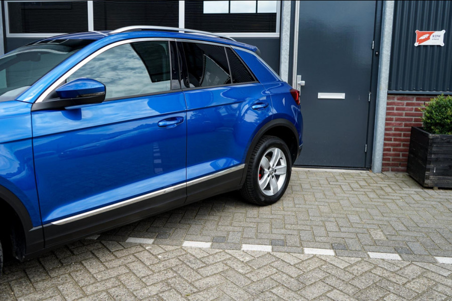 Volkswagen T-Roc 2.0 TSI 4Motion Sport, Trekhaak, Adaptieve cruise, Apple Carplay, Android Auto, sportstoelen, parkeersens. V+A,