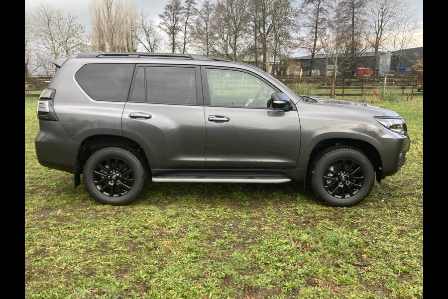 Toyota Land Cruiser 2.8 D-4D-F Matt Black Line Blind Van MEERDERE OP VOORRAAD!!!