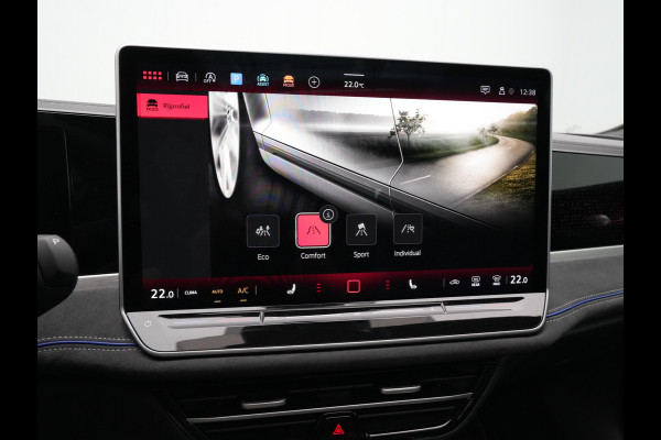 Volkswagen Passat Variant 1.5 eTSI 150 7DSG R-Line Business | 'App-Connect' draadloze smartphone integratie | Afstandscontrolesysteem (Front Assist) | Automatische afstandsregeling (Adaptive Cruise Control)