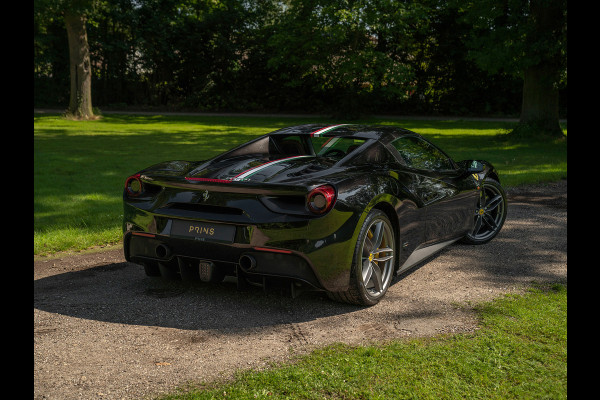 Ferrari 488 Spider | Veel carbon! | Cuoio Daytona Racing Seats | Lift | Camera's