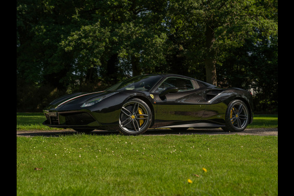 Ferrari 488 Spider | Veel carbon! | Cuoio Daytona Racing Seats | Lift | Camera's