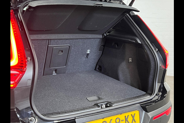 Volvo XC40 1.5 T4 Recharge R-Design | Open dak | Adapt. Cruise | Camera | Stuur-/Stoel verwarming