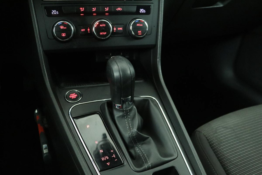 Seat Leon 1.0 TSI Style Intens | Carplay | Navigatie | Keyless | Climate control | PDC | Cruise control | Bluetooth | Getint glas