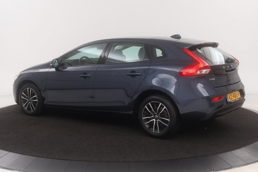 Volvo V40 1.5 T2 Momentum | Panoramadak | Leder | Stoelverwarming | Navigatie | Standkachel | Full LED | Climate control | Cruise control