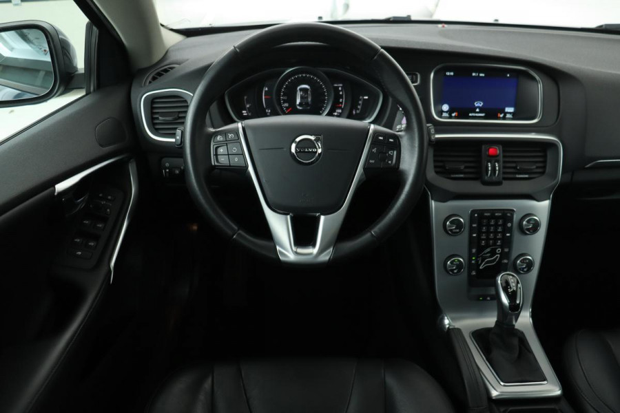 Volvo V40 1.5 T2 Momentum | Panoramadak | Leder | Stoelverwarming | Navigatie | Standkachel | Full LED | Climate control | Cruise control