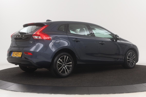 Volvo V40 1.5 T2 Momentum | Panoramadak | Leder | Stoelverwarming | Navigatie | Standkachel | Full LED | Climate control | Cruise control