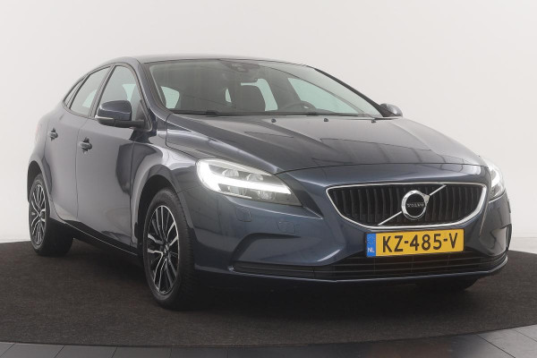 Volvo V40 1.5 T2 Momentum | Panoramadak | Leder | Stoelverwarming | Navigatie | Standkachel | Full LED | Climate control | Cruise control