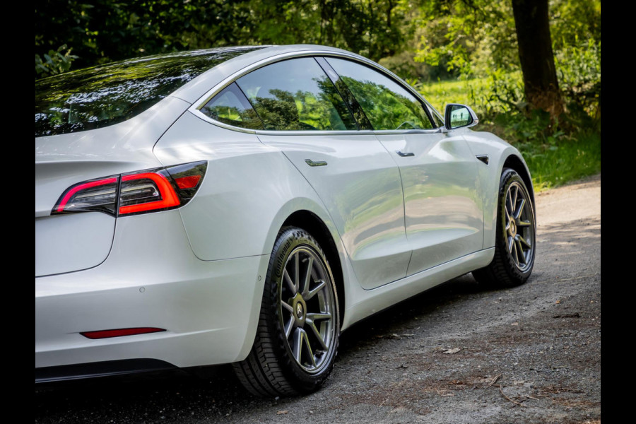 Tesla Model 3 Standard RWD Plus 60 kWh Autopilot Panoramadak