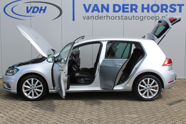 Volkswagen Golf 1.0-115pk TSI Highline. Mooie 5 deurs Volkswagen Golf in de chique Highline uitvoering. Volautm. airco dual, navigatie, telefoonvoorb., camera, parkeersensoren v+a, metallic lak, trekhaak, LM wielen, adaptive cruise control, ski luik etc.