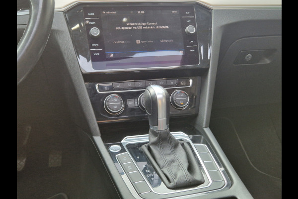 Volkswagen Passat Variant 1.5 TSI Highline Business R VIRTUAL / DYNAUDIO / PANO / VOL !!!!