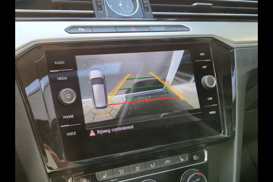 Volkswagen Passat Variant 1.5 TSI Highline Business R VIRTUAL / DYNAUDIO / PANO / VOL !!!!