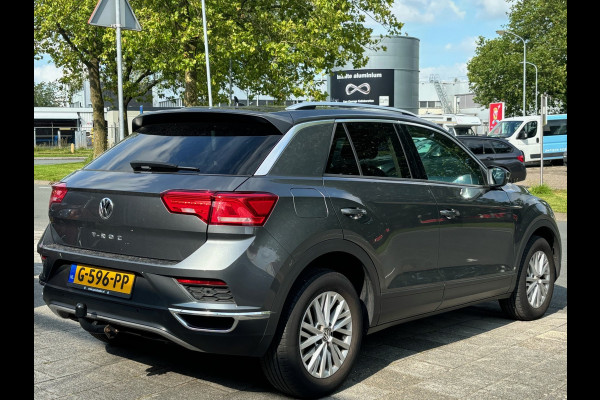 Volkswagen T-Roc BWJ 11-2019 | 1.5 TSI 150PK Style Business | TREKHAAK | AIRCO | NAVI | CRUISE | LICHTMETAAL | PDC |