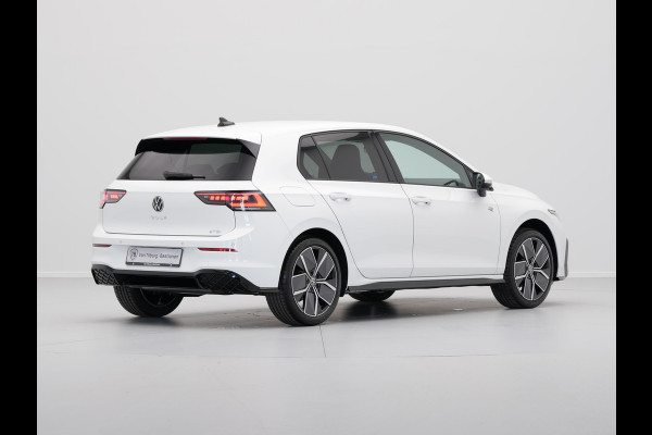 Volkswagen Golf 1.5 eTSI 116 7DSG R-Line Edition Automaat | Side Assist | Advance pakket | Zijruiten achter en achterruit getint 65% lichtabsorberend | Koplampverlichting IQ.Light 'LED Matrix'